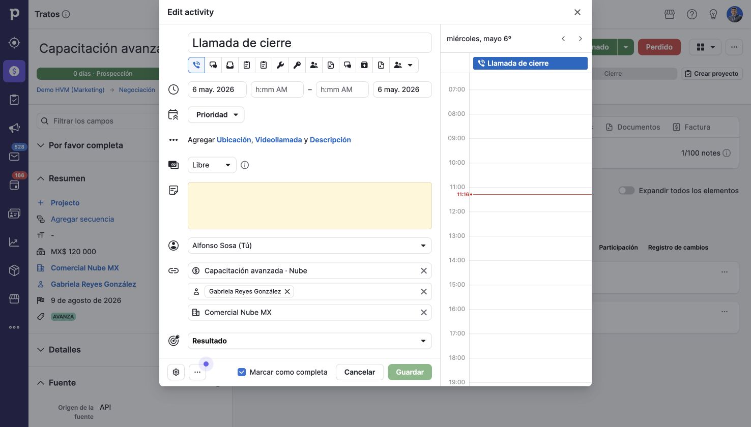 Revisar responsables y vínculos de una actividad. Pipedrive en una cuenta de demostración.